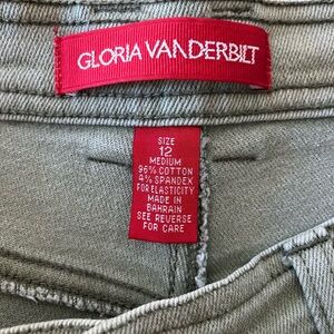 💥 3 for $15
GV SAGE GREEN JEANS